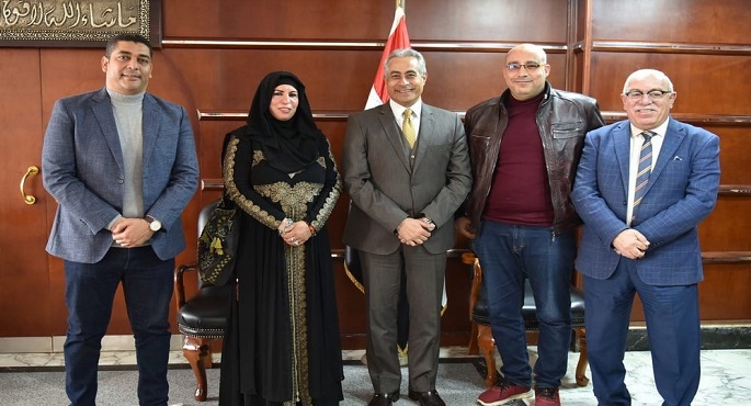 بالصور.. وزير القوى العاملة يعلن توفير عربة متنقلة لتدريب بدويات سانت كاترين على المشغولات اليدوية