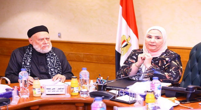 وزيرة التضامن تناقش استعدادات حج الجمعيات الأهلية للموسم المقبل