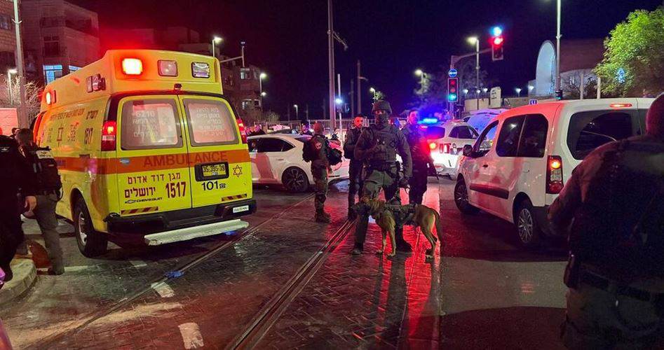 مقتل مُستوطن إسرائيلي وإصابة آخر في إطلاق نار في “أريحا” وانسحاب المنفذ