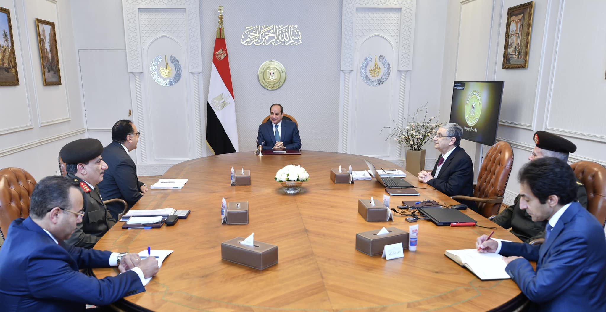 الرئيس السيسي يتابع تأمين التغذية الكهربائية لمشروعات استصلاح الأراضي