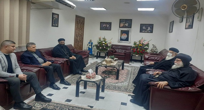 بالصور ..الفريق أسامة ربيع يقدم التهنئة للإخوة الأقباط بمناسبة عيد الميلاد المجيد