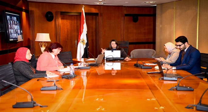 بالصور .. وزيرة الهجرة تلتقي عددا من أبناء الجالية المصرية في البحرين وقطر