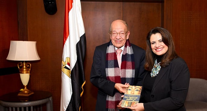 وزيرة الهجرة تستقبل عالم المصريات الدكتور وسيم السيسي لتوسيع التعاون في “اتكلم عربي”