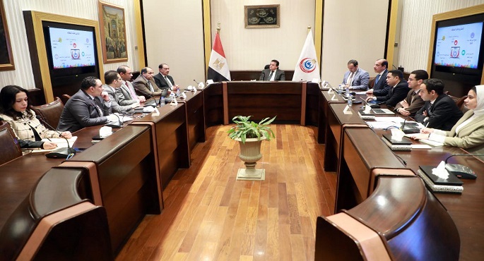 بالصور.. وزير الصحة يوجه بوضع خطة لتفعيل نافذة إلكترونية موحدة لمختلف الخدمات