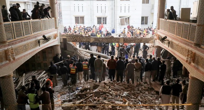 ارتفاع عدد ضحايا تفجير مسجد الشرطة في بيشاور بباكستان إلى 83 قتيلًا وأكثر من 135 جريحًا