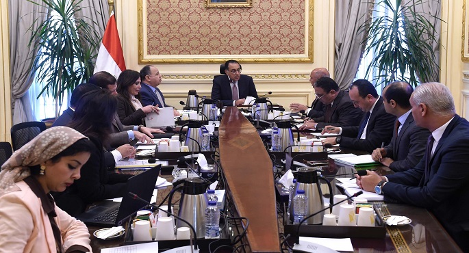 رئيس الوزراء يعقد اجتماعا لمتابعة آليات الإسراع بإنهاء الإجراءات وخروج الحاويات بالموانئ