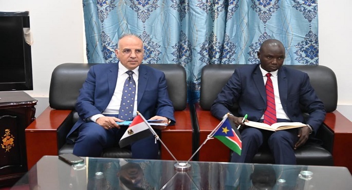 بالصور.. سويلم يبحث مع وزيرى الري والاستثمار بجنوب السودان سبل تعزيز التعاون