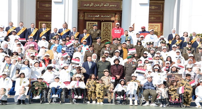 بالفيديو والصور.. القوات المسلحة تنظم زيارة لأبطال قادرون باختلاف للكلية الحربية