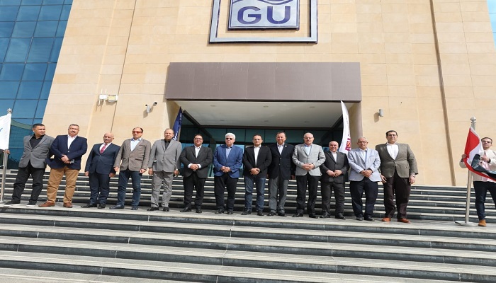 بالصور.. وزير التعليم العالي يتفقد جامعة الجلالة