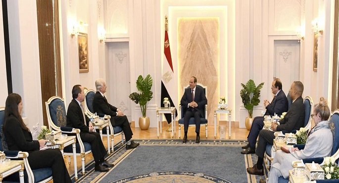 الرئيس السيسي يؤكد لمدير الاستخبارات الأمريكية الأهمية التي توليها مصر لتدعيم وتعزيز التعاون مع الولايات المتحدة