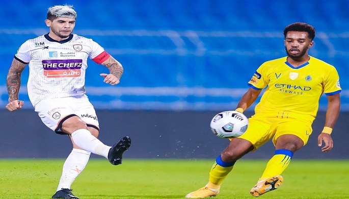 النصر يصطدم بـ الشباب فى صراع الصدارة بالدوري السعودي الليلة