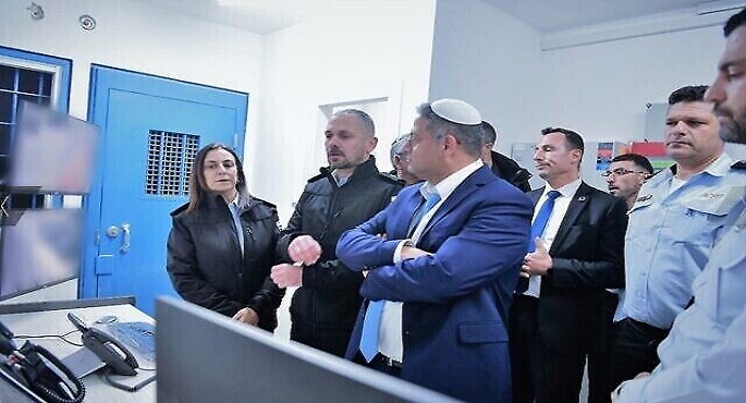 بعد قرارات بن غفير للتنكيل بهم.. الأسرى بصدد اتخاذ رد على إجراءات الاحتلال الانتقامية بحقهم