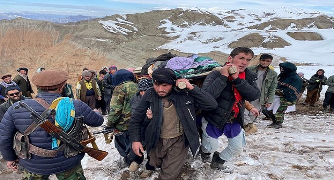 إنقاذ 3 من عمال مناجم الذهب على قيد الحياة بعد 60 ساعة تحت الأنقاض