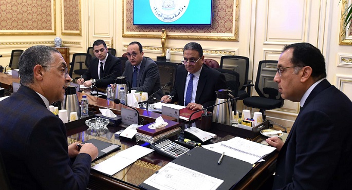 بالصور.. مدبولي يتابع جهود دعم وتهيئة مناخ الاستثمار