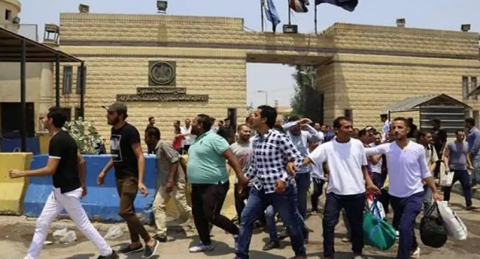 قرار جمهوري بالعفو عن بعض المحكوم عليهم بمناسبة الاحتفال بعيد الشرطة وثورة 25 يناير