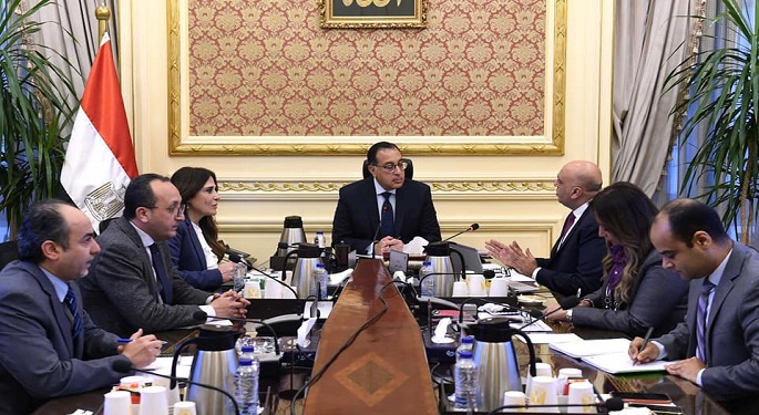 رئيس الوزراء يتابع مع رئيس جهاز تنمية المشروعات المتوسطة والصغيرة ومتناهية الصغر ملفات العمل