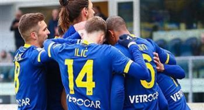 هيلاس فيرونا يفوز على ليتشى 2-صفر بالدوري الإيطالي