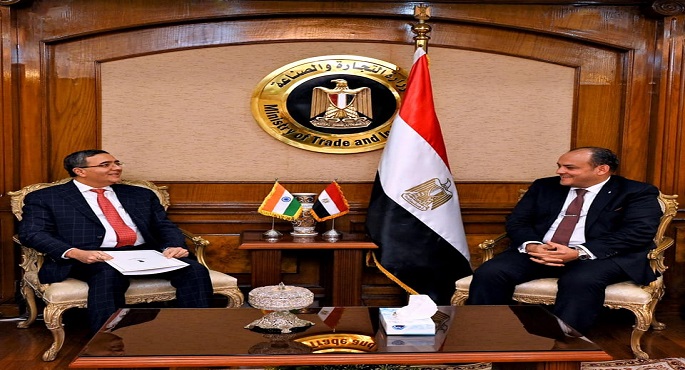 بالصور.. وزير التجارة والصناعة يبحث مع السفير الهندي بالقاهرة سبل تعزيز أوجه التعاون الاقتصادي بين البلدين