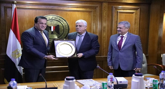 بالصور.. وزير التعليم العالي والبحث العلمي يرأس اجتماع مجلس المراكز والمعاهد والهيئات البحثية