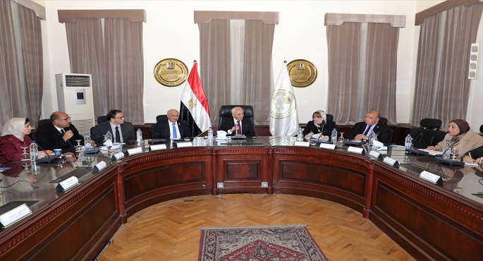بالصور.. وزير التعليم يعقد جلسة نقاشية لتحديد آليات تنفيذ توصيات الرئيس حول مبادرة رفقاء قادرون باختلاف