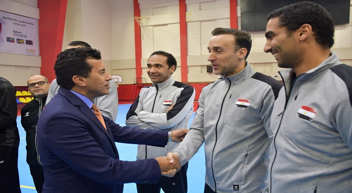 وزير الشباب والرياضة يؤكد تقديم كل أنواع الدعم للاعبي منتخب اليد