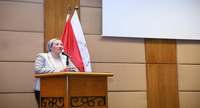 بالصور.. وزيرة البيئة تكرم فريق عمل مؤتمر المناخ على دورهم فى إنجاح COP27