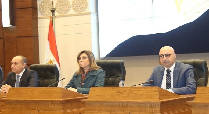 وزيرة الثقافة: مصر حريصة على استمرار معرض الكتاب نافذة ثقافية على العالم