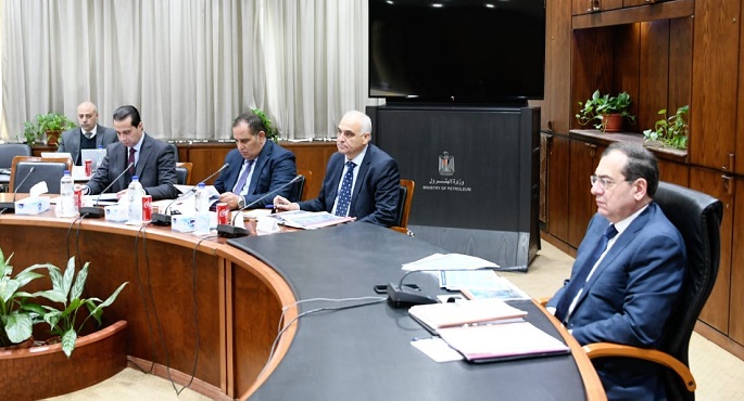 بالصور.. البترول : 2ر1 مليار دولار استثمارات جديدة بحقل “ظُهر”