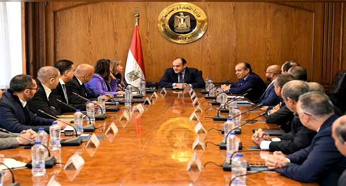 بالصور .. وزير التجارة يبحث مع عدد من كبريات الشركات الدنماركية سبل تنمية وتطوير مشروعاتهم بالسوق المصري