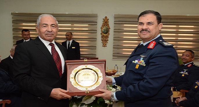 بالصور .. القوات المسلحة تنظم زيارة للجنة الدفاع والأمن القومى بمجلس النواب لإحدى القواعد الجوية