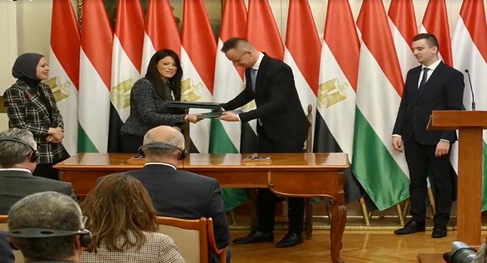 بالصور.. اللجنة المصرية المجرية تختتم دورتها الرابعة بالتوقيع على مذكرتي تفاهم لتبادل الخبرات بمجالي التعاون الدولي والشئون الاجتماعية