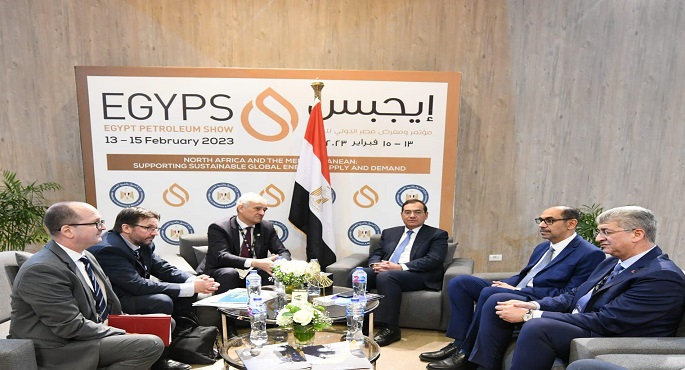 الملا يبحث مع رئيس شركة أكسنس عددا من مشروعات التعاون المشترك