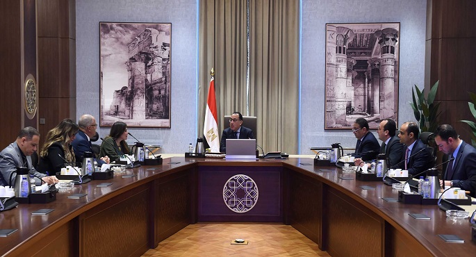 بالصور.. رئيس الوزراء يناقش مع رئيس اتحاد الصناعات عددا من ملفات دعم الصناعة