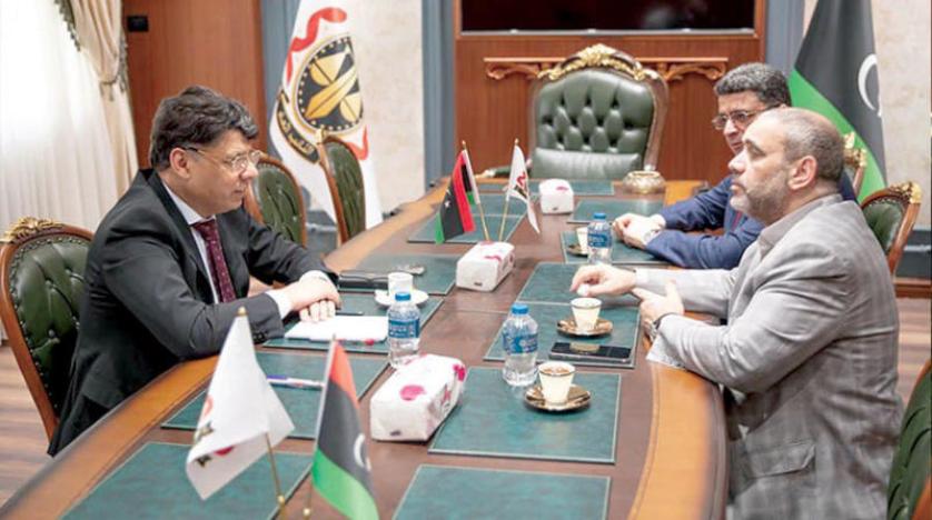الشرق الأوسط: فرقاء ليبيا يتجاهلون دعوة بلينكن لتسريع الانتخابات المؤجلة