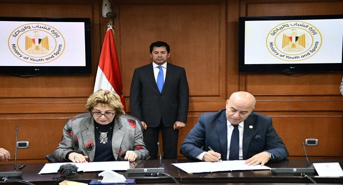 بالصور.. وزير الرياضة يشهد توقيع بروتوكول تعاون بين الوزارة ومؤسسة كير مصر للتنمية