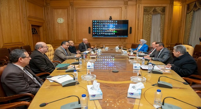 وزيرا “الإنتاج الحربي” و”التنمية المحلية” يبحثان مستجدات التعاون المشترك بمجال إدارة منظومة المخلفات