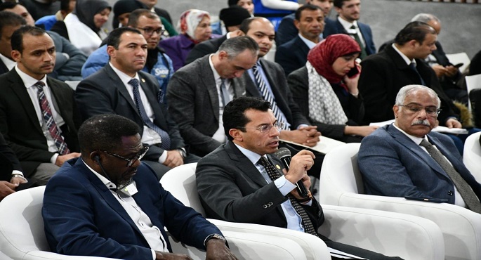 بالصور.. أشرف صبحي يشهد الجلسة الحوارية الرابعة بالمعرض الرياضى الدولي تحت عنوان “تطوير كرة القدم”
