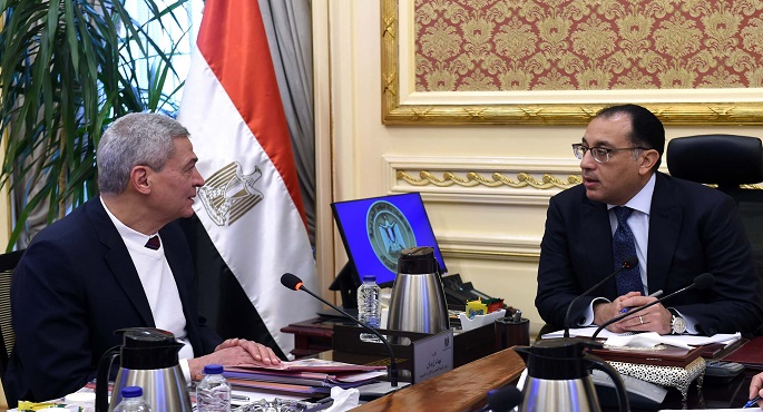 بالصور.. رئيس الوزراء يتابع عددا من ملفات عمل هيئة الشراء الموحد