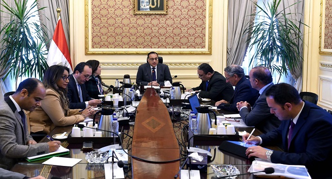 رئيس الوزراء يؤكد العمل على إتاحة المزيد من التيسيرات والمحفزات للنهوض بقطاعي الصناعة والتصدير