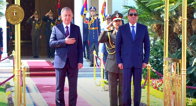 الرئيس السيسي يستقبل نظيره الأوزبكي شوكت ميرضيائيف بقصر الاتحادية
