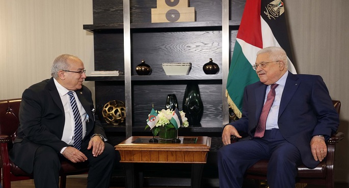 الرئيس الفلسطيني يبحث مع وزير الخارجية الجزائري بالقاهرة تطورات الأوضاع في الأراضي المحتلة