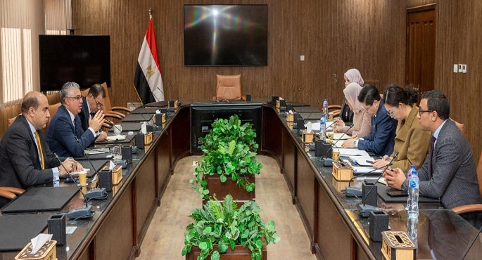 بالصور.. رئيس اقتصادية قناة السويس يلتقي رئيس تيدا – مصر لتعزيز التعاون بين الجانبين