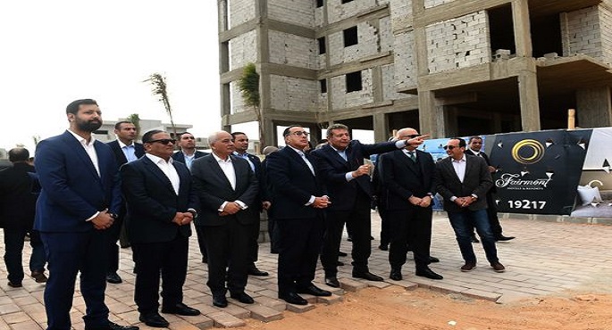 بالصور.. رئيس مجلس الوزراء يتفقَّد المراحل السكنية الثلاث الأولى بمشروع “عاصمة الشمس Sun Capital “