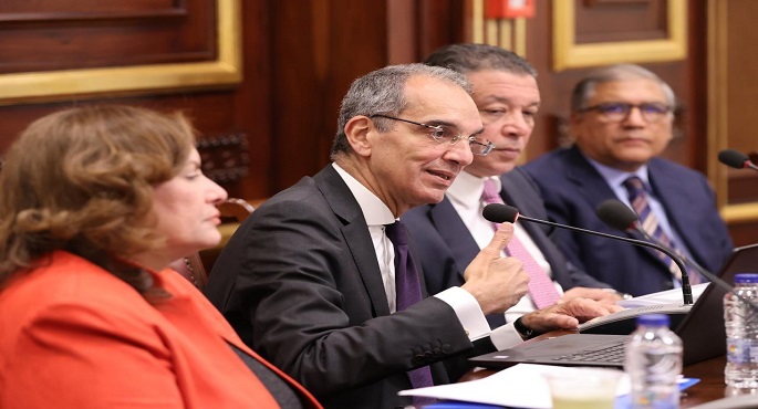 وزير الاتصالات أمام “الشيوخ”: نحرص على تمكين المصريين بالخارج من الحصول على الخدمات الحكومية بشكل رقمي