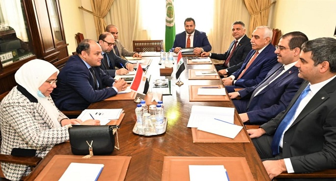 وزير التجارة يبحث مع نظيريه العراقي واللبناني الارتقاء بالعلاقات التجارية والصناعية والاستثمارية