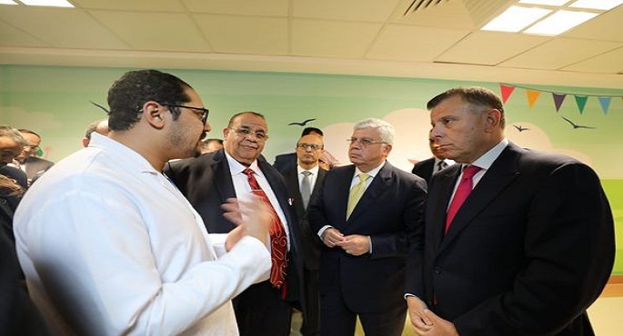 بالصور.. وزير التعليم العالي يزور مستشفى شفاء الأورمان لعلاج سرطان الأطفال بالأقصر