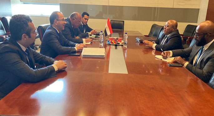 وزير الخارجية يلتقي مع المبعوث الخاص للاتحاد الأفريقي في الصومال