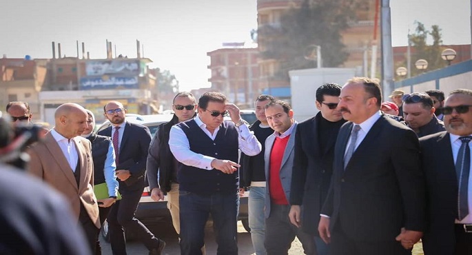 بالصور ..وزير الصحة يتفقد التجهيزات النهائية بمركز طب أسرة ووحدة إسعاف «سعود» بمحافظة الشرقية