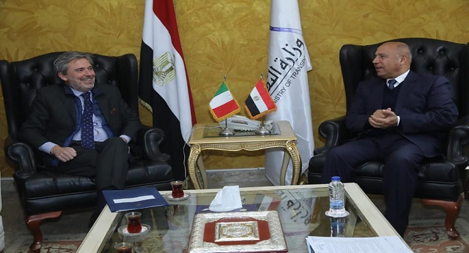 بالصور.. وزير النقل يبحث مع السفير الايطالي بالقاهرة آخر المستجدات الخاصة بتسيير خط رورو لنقل  الحاصلات الزراعية