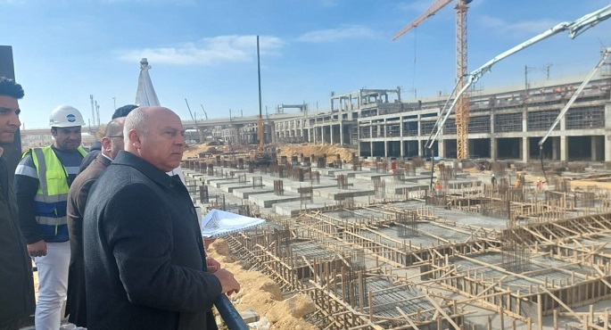 بالصور.. وزير النقل يتابع معدلات تنفيذ المرحلة الثالثة من مشروع القطار الكهربائي الخفيف LRT